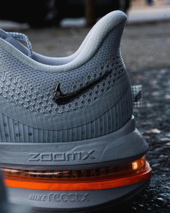 Nike跑鞋把能给的都给足了球王会网页版配置诱人！这双(图3)
