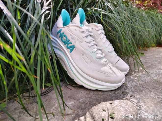 10：恰到好处的卓越跑鞋HOKA CLIFTON(图17)