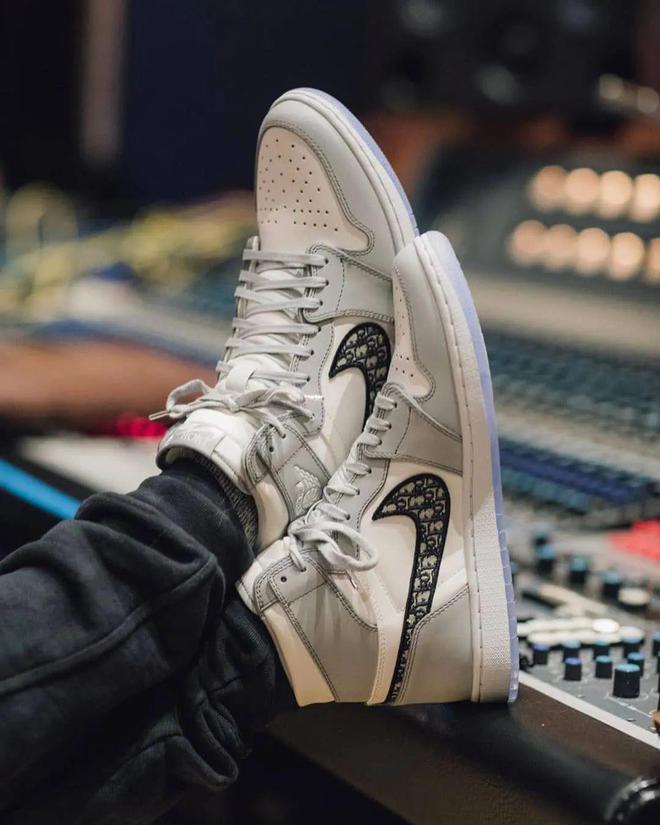 x AJ1」天价神鞋们还在偷偷涨价涨到5w一双！「LV x 耐克、迪奥(图4)